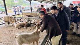 sahin ve cetinkayadan kurban satis alanina ziyaret yHcDcQEy