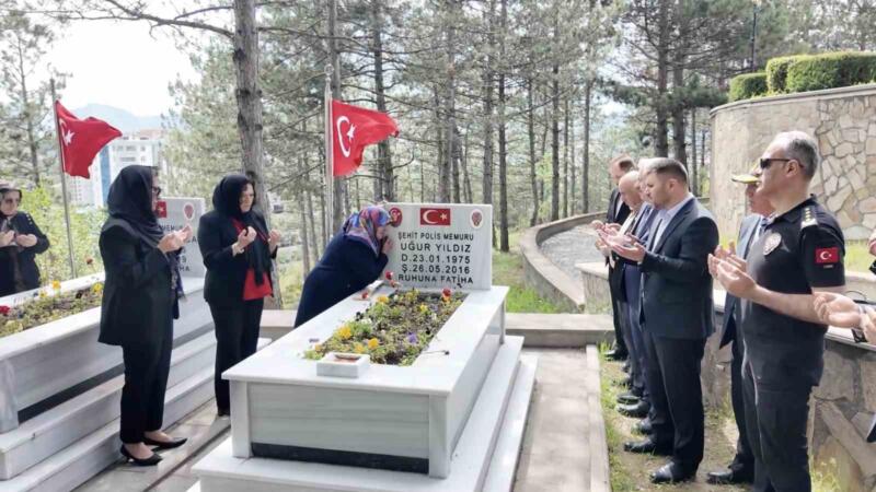 sehit polis memuru ugur yildiz dualarla anildi AhmMRJh2