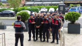 trabzon merkezli 5 ilde dolandiricilik operasyonunda gozaltina alinan 12 kisi adliyeye cikartildi Vyc1Hx6N