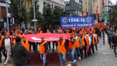 trabzonda 1 mayis isci bayrami coskusu xDOXQjm4