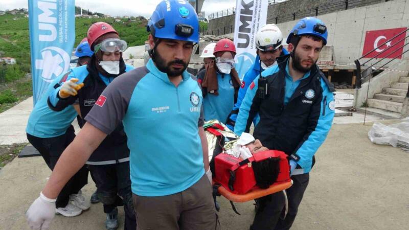 trabzonda gercegi aratmayan deprem tatbikati sB71jryd
