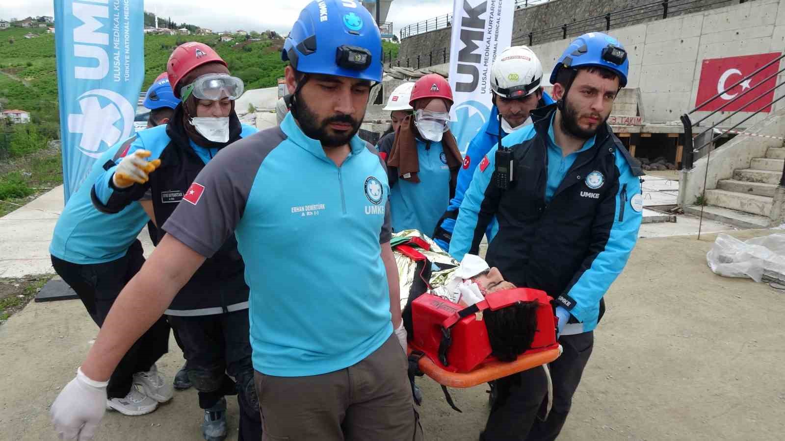 trabzonda gercegi aratmayan deprem tatbikati sB71jryd