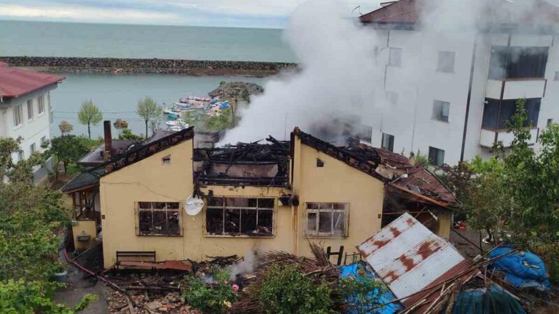 trabzonun arakli ilcesinde yanginda 25 ton findik kul oldu yuZvvFFw