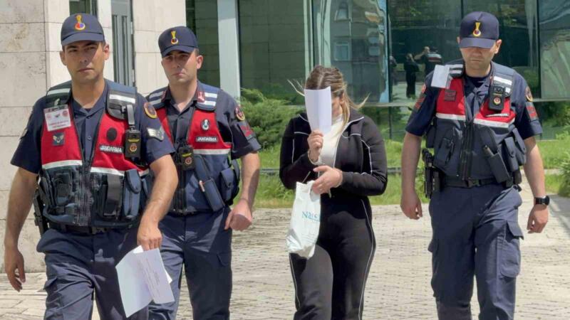 22 yasindaki genc kiz 47 bin adet uyusturucu hapla yakalandi DtWHDp77