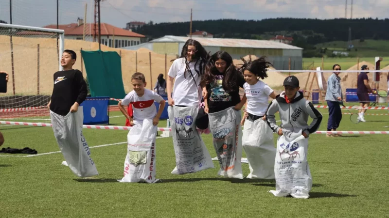Eflanide Genclik ve Spor Festivali yogun katilim