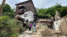 Ev yangini buyumeden sonduruldu