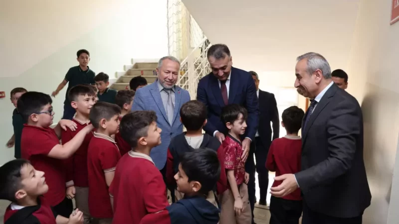 Vali Oktay Cagataydan okul ziyaretleri