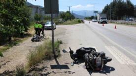 amasyada motosikletler carpisti 2 yarali MdwDCEa6