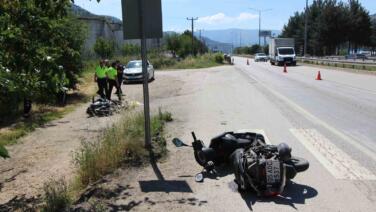 amasyada motosikletler carpisti 2 yarali MdwDCEa6