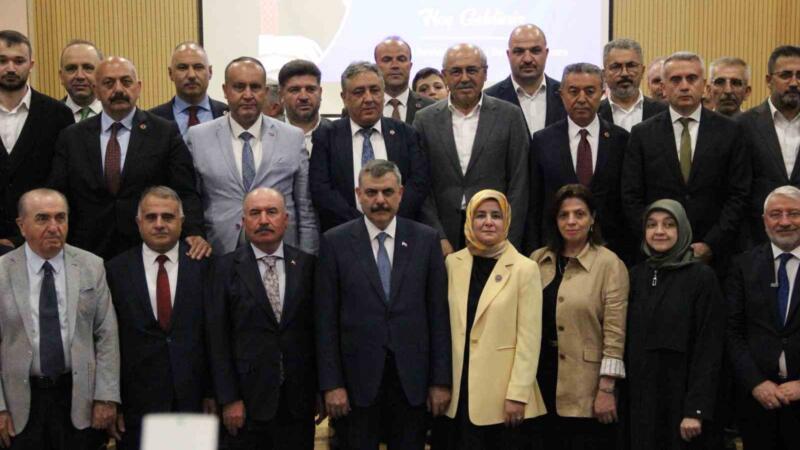 bakan ciftciye corumda fahri hemsehrilik berati takdim edildi DVWe3iLi