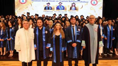 beunda basari ve mutluluk diplomalarla taclandi VH3qV8y2