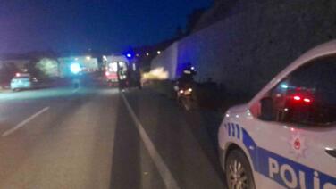 boluda emniyet seridinde otomobilin carptigi adam hayatini kaybetti K73e7l37