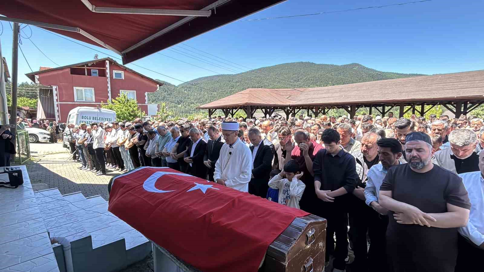 boluda maden gocugunde hayatini kaybeden isci son yolculuguna ugurlandi H2tjfu4F