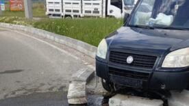 boluda refuje cikan hafif ticari aracin surucusu yaralandi uvBOpArK