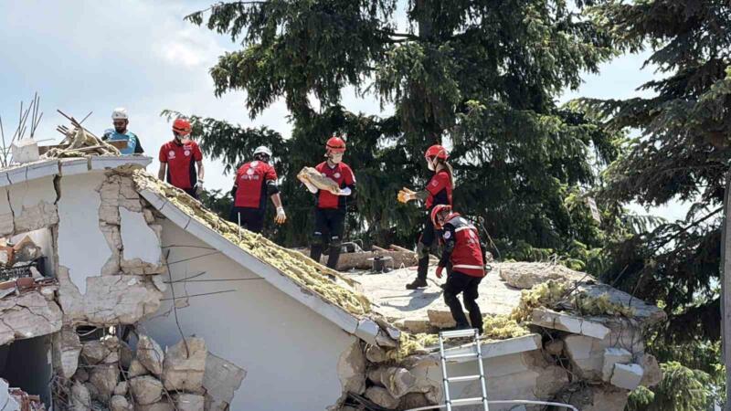 duzcede 9 ilin katilimiyla bolgesel deprem tatbikati Ee7xPWb1