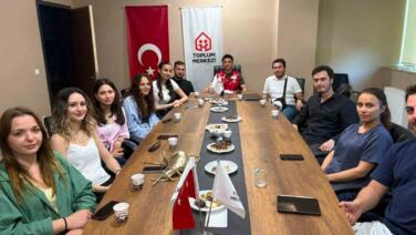 genc kizilayda bayrak degisimi SMvEOwR1