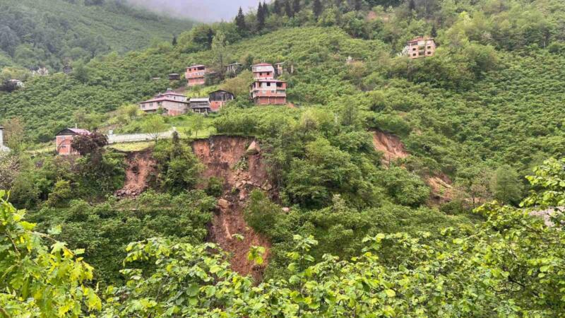 giresunda heyelan riski nedeniyle toplam 33 konut tahliye edildi 3XHcLnnc