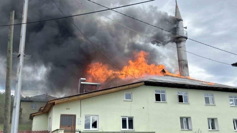 kastamonuda cikan yanginda cami kullanilamaz hale geldi 1auyXhhr