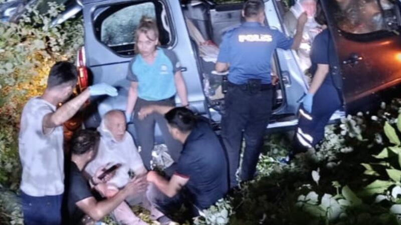 kontrolden cikan arac sarampole yuvarlandi 2 yarali IEIqdqxD