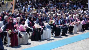 omu ilahiyat fakultesinde mezuniyet heyecani MgJ827zh