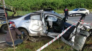 orduda otomobil agac ve aydinlatma diregini devirdi 4 yarali L4XFbrRt