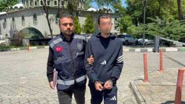 park halindeki motosikletlere zarar verip birini caldi 18 yasindaki supheli yakalandi 6fY8i29x