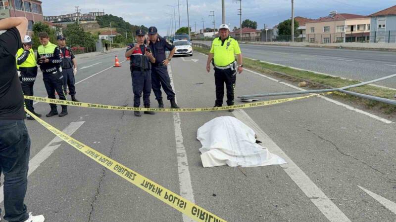 refakatci olarak hastaneye giderken kazada hayatini kaybetti uO6Pu91p