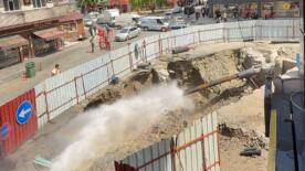 rizede tarihi koprunun restorasyon calismasi sirasinda su borusu patladi 5FmlX7iG