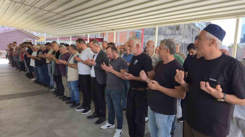 rizedeki feci kazada hayatini kaybedenler topraga verildi Z7Cxr2Lv