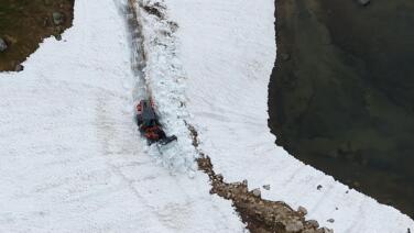 rizenin yayla yollarinda kar temizleme calismasi devam ediyor wVK4CKgk