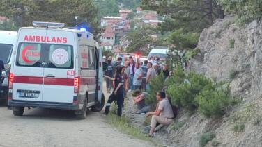 samsunda traktor ucuruma yuvarlandi 1 olu 1 yarali G1Q3lxHK