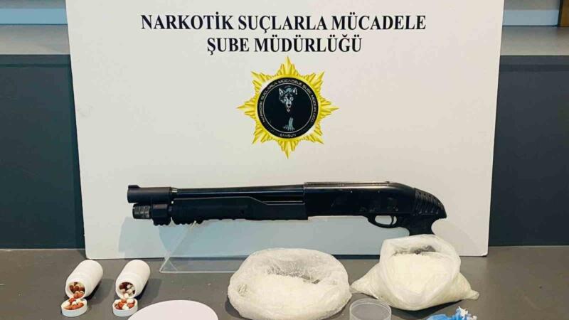 samsunda zehir tacirlerine gozalti 831 gram metamfetamin ele gecirildi qJu1bzCr