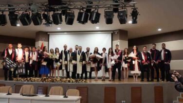sporun gelecegine yon verecek gencler diplomalarini aldi p2MLhVwx