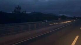 ters yonde kilometrelerce ilerleyerek trafigi tehlikeye dusurdu XDAmqevK