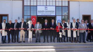 turker inanoglunun adi kbude yasayacak acilis ve mezuniyet coskusu bir arada eNffJ12X