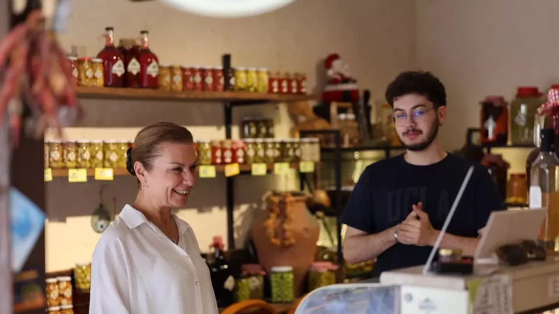 Baskan Kose Tarihi Carsida esnaf ve vatandaslarla bulustu
