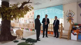 Karabuk Valisi Cagataydan Kutuphane ziyareti