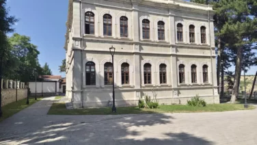 Tarihi Tas binaya idari birimler tasinmaya basladi2