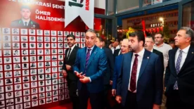 Vali Cagatay 15 Temmuz Anma Merkezini ziyaret etti