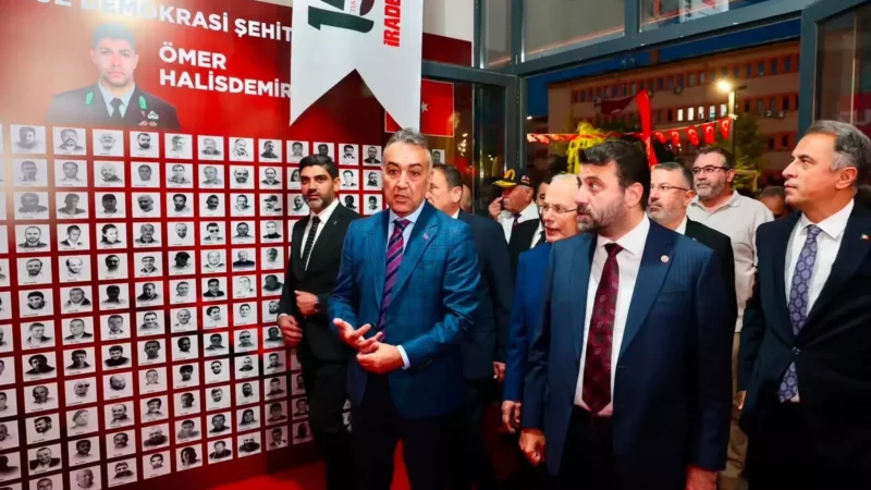 Vali Cagatay 15 Temmuz Anma Merkezini ziyaret etti