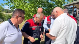 Yukari Ciftlik Koyunde ureticilere yerinde ziyaret1