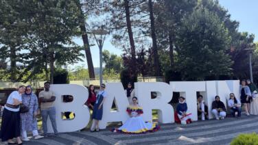 barude 11 farkli ulkeden ogrenci turkce yaz okulunda bir araya geldi GW5AykP6