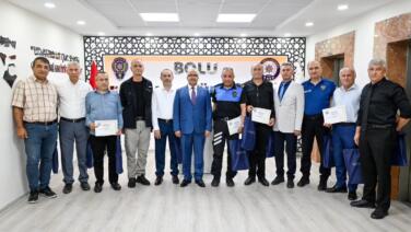 boluda emekliye ayrilan polislere tesekkur belgesi IN5q1SUc