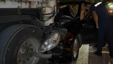 boluda luks suv park halindeki tira carpti 1 yarali 36aYnnwW