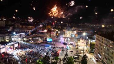 corumda festival coskusu havai fisek gosterisiyle zirveye cikti RwMIQIsg
