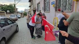 dunya ucuncusu milli guresci baba ocaginda coskuyla karsilandi xBM7mxSX