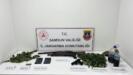 jandarma uyusturucu silah ve kenevir ele gecirildi A6x4lqMv
