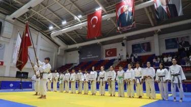 karabukte analig judo 1etap grup musabakalari basladi DvtmndTI