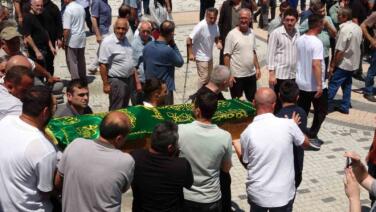 kardes katliaminda hayatini kaybeden aile son yolculuguna ugurlandi 5H3JMLdA