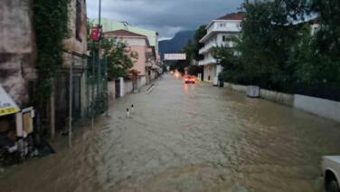 kastamonuyu sel vurdu is yerleri evler ve araclar su altinda kaldi nSHcctgM